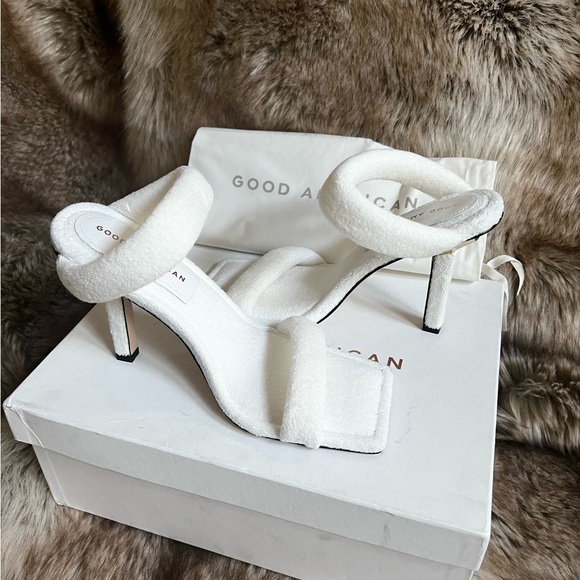 Good American Shoes - Good American Terry Sandal